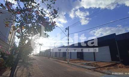 Galpão disponível para venda no bairro Shopping Park em Uberlândia-MG