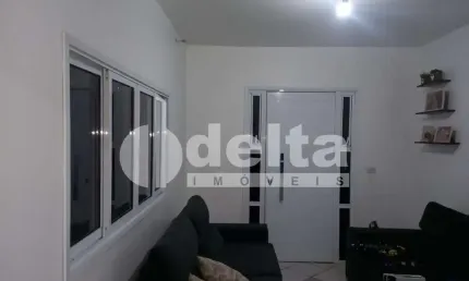 Casa residencial disponível para venda no bairro Morumbi em Uberlândia-MG