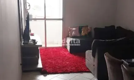 Apartamento disponível para venda no bairro Presidente Roosevelt em Uberlândia-MG.