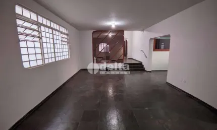 Casa com 3 quartos à venda no Vigilato Pereira, Uberlândia 