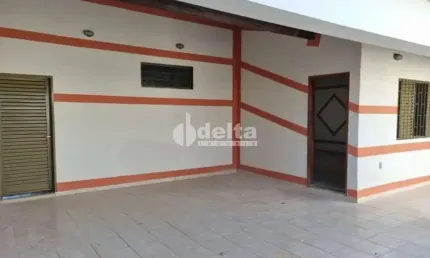 Casa residencial disponível para venda no bairro santa mônica em uberlândia-mg