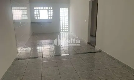 Casa com 3 quartos à venda no Jardim Europa, Uberlândia 