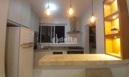 Apartamento disponível para venda no bairro Segismundo Pereira em Uberlândia-MG