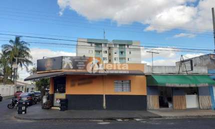 Casa residencial disponível para venda no bairro Brasil em Uberlândia-MG