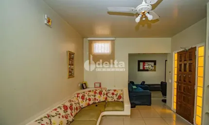 Casa residencial disponível para venda no bairro saraiva em uberlândia-mg.