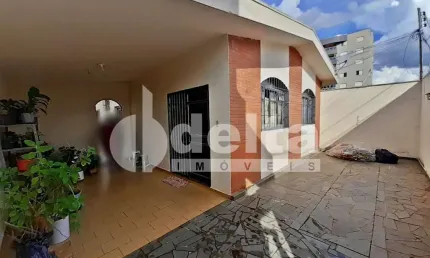 Casa com 3 quartos à venda no Lidice, Uberlândia 