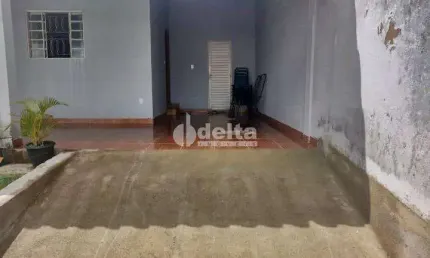 Casa residencial disponível para venda no bairro Shopping Park em Uberlândia-MG.