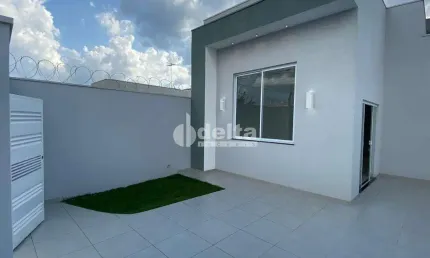 Casa residencial disponível para venda no bairro Novo Mundo em Uberlândia-MG