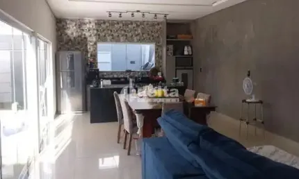 Casa residencial disponível para venda no bairro Monte Hebron em Uberlândia-MG