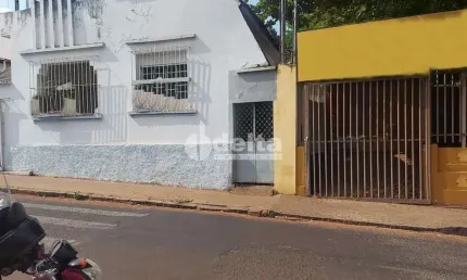 Casa residencial/comercial disponível para venda no bairro Centro em Uberlândia-MG
