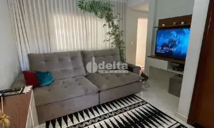 Casa disponível para venda no bairro Novo Mundo em Uberlândia-MG