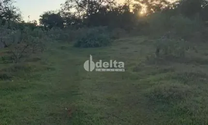 Chácara Residencial disponível para Venda no bairro Chácara Panorama em Uberlândia-MG