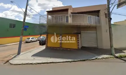 Casa residencial disponível para venda no bairro Custódio Pereira em Uberlândia-MG