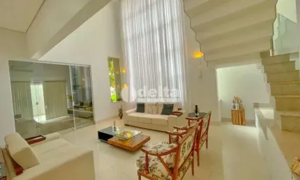 Casa no condomínio Jardins Barcelona disponível para venda em Uberlândia-MG