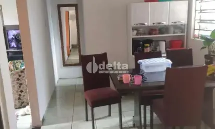 Casa residencial disponível para venda no bairro luizote de freitas em uberlândia mg