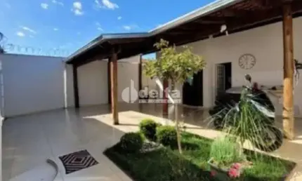 Casa residencial disponível para venda no bairro nova uberlândia em uberlândia-mg