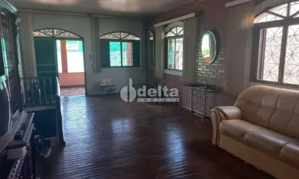 Casa disponível para venda no bairro osvaldo resende em uberlândia-mg