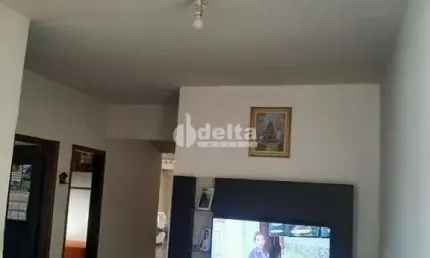 Casa residencial disponível para venda no bairro Presidente Roosevelt em Uberlândia-MG