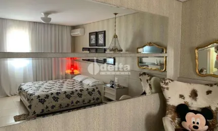 Apartamento com 4 quartos à venda no Fundinho, Uberlândia 
