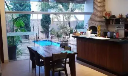 Casa no condomínio carmel disponível para venda em uberlândia-mg
