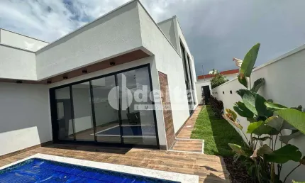 Casa no condomínio Alphaville 1 disponível para venda em Uberlândia-MG