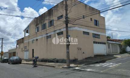 Casa residencial disponível para venda no bairro Cidade Jardim  em Uberlândia-MG