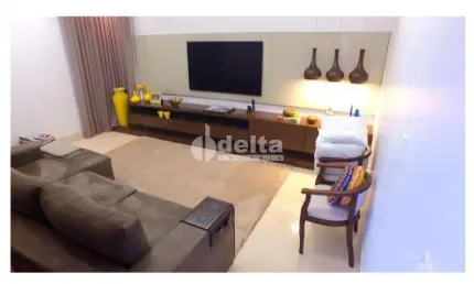 Casa no condomínio Gávea Paradiso disponível para venda em Uberlândia-MG