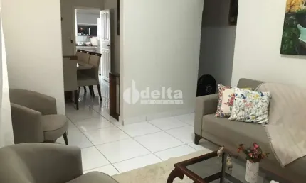 Casa residencial disponível para venda no Bairro Jaraguá em Uberlândia-MG