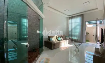 Casa residencial disponível para venda no bairro Jardim Inconfidência em Uberlândia-MG