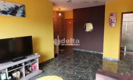 Casa Comercial disponível para Venda no bairro Jardim Brasília em Uberlândia-MG