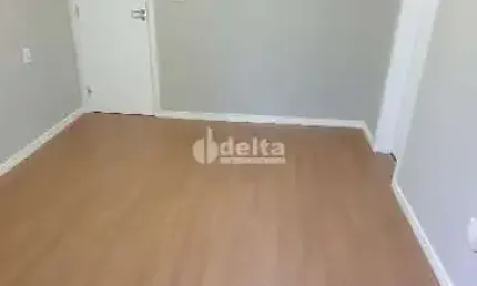 Casa residencial disponível para venda no bairro Bosque dos Buritis em Uberlândia-MG
