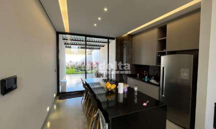 Casa residencial disponível para venda no bairro Maravilha em Uberlândia-MG