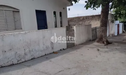 Casa residencial disponível para venda no bairro presidente roosevelt em uberlândia-mg