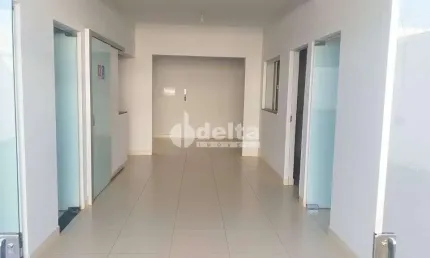 Casa residencial disponível para venda no Bairro Jardim Patrícia em Uberlândia-MG