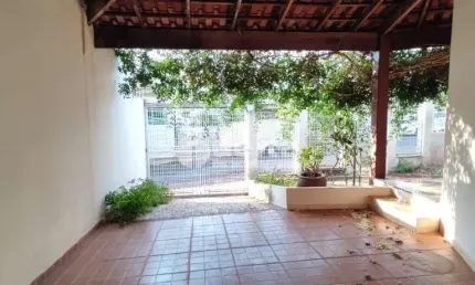 Casa residencial disponível para venda no bairro fundinho em uberlândia-mg