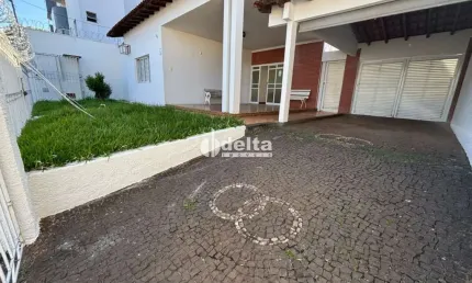 Casa disponível para venda no bairro Santa Maria em Uberlândia-MG