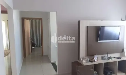 Casa disponível para venda no bairro Novo Mundo em Uberlândia-MG