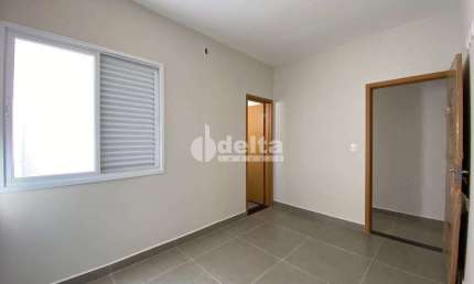 Casa residencial disponível para venda no bairro São Jorge em Uberlândia-MG