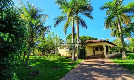 Chácara Residencial disponível para Venda no bairro Jockey Camping em Uberlândia-MG