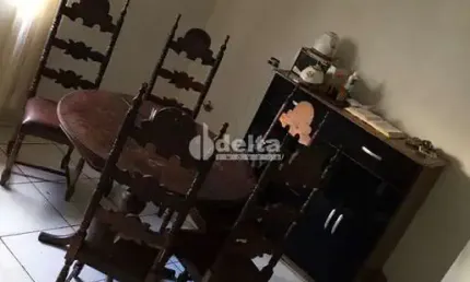 Casa residencial disponível para venda no bairro Cazeca em Uberlândia-MG