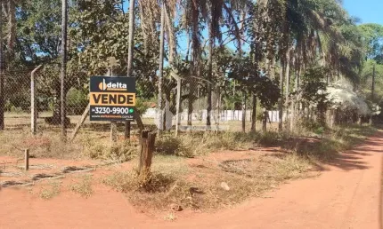 Chácara Residencial disponível para Venda no bairro Chácara Panorama em Uberlândia-MG