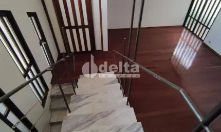Casa residencial disponível para venda no bairro Fundinho em Uberlândia-MG