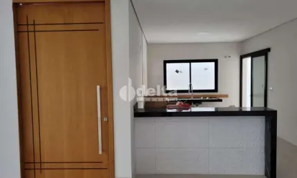 Casa residencial disponível para venda no bairro Grand Ville em Uberlândia - MG.