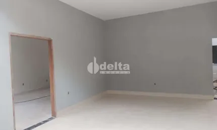 Casa com 3 quartos à venda no Jardim Europa, Uberlândia 