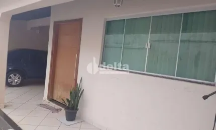 Casa residencial disponível para venda no bairro Cidade Jardim  em Uberlândia-MG