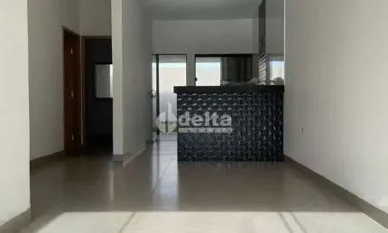 Casa residencial disponível para venda no bairro Vida Nova em Uberlândia-MG