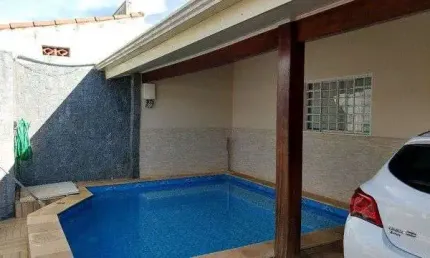 Casa residencial disponível para venda no bairro Alto Umuarama em Uberlândia-MG