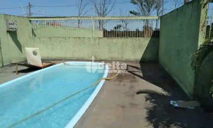 Chácara Residencial disponível para Venda no bairro Morada Nova em Uberlândia-MG