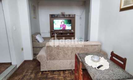 Casa residencial disponível para venda no bairro Lídice em Uberlândia-MG