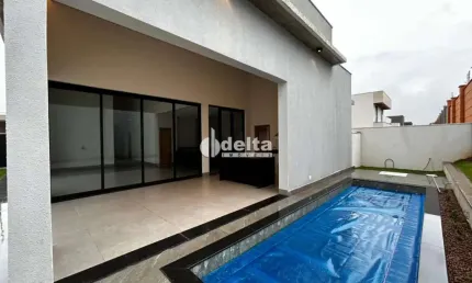 Casa no condomínio Alphaville 2 disponível para venda em Uberlândia-MG